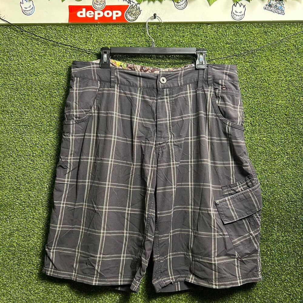 Lululemon Men's Grey and Navy Shorts
